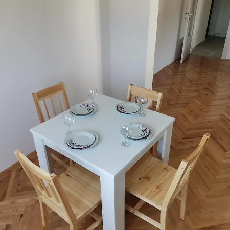 Apartment Ad