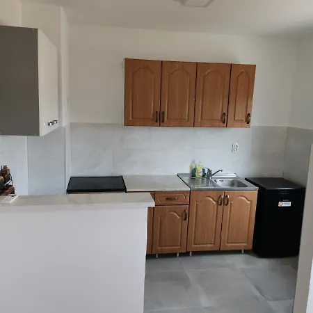 Ad Apartment